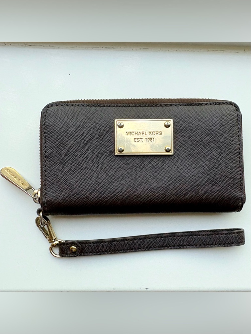 Michael Kors Jet Set Brown Saffiano Leather Wristlet Wallet - Zip-Around